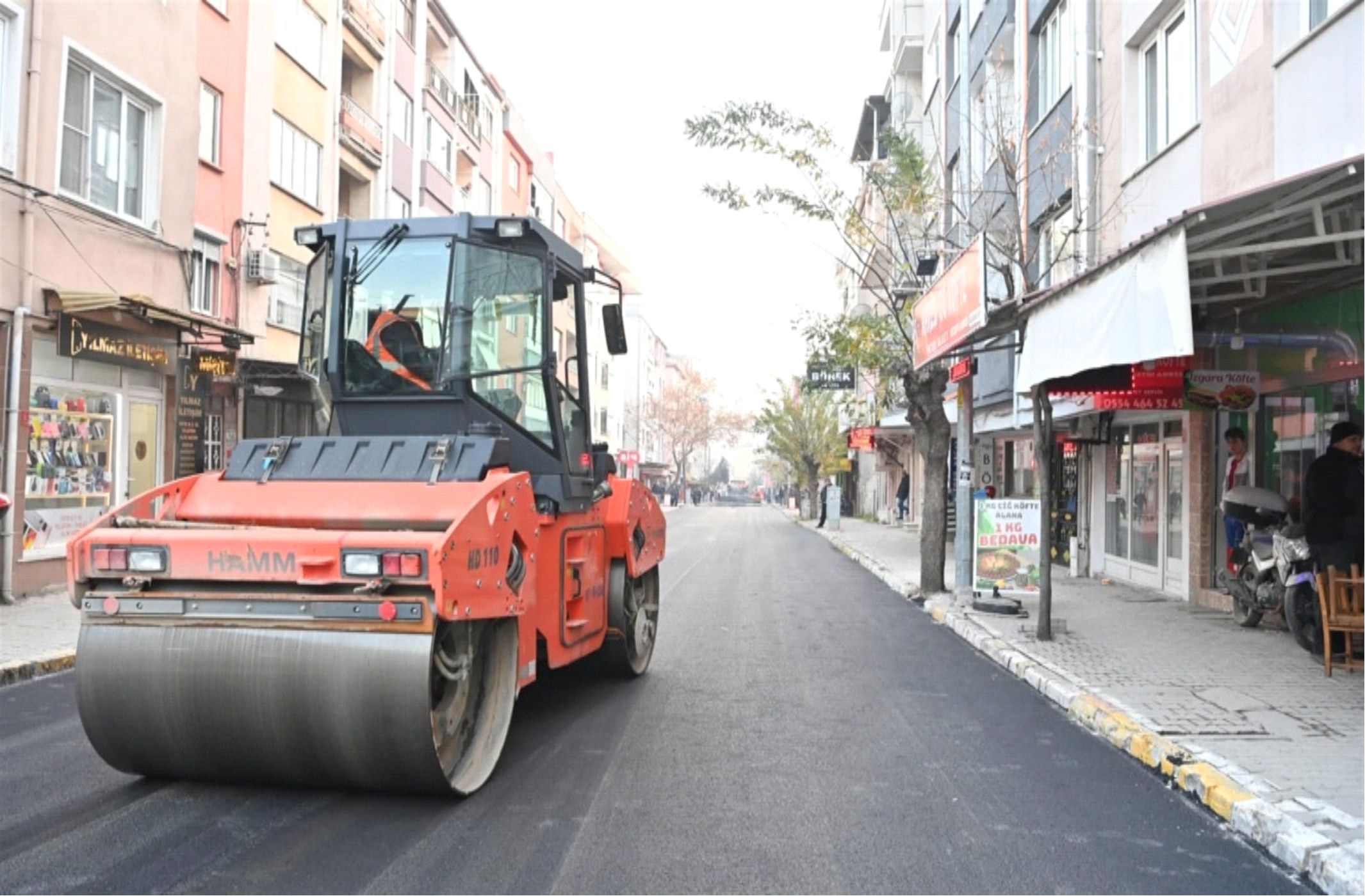 KARESİ’DE ASFALTLAMA ÇALIŞMALARI SÜRÜYOR